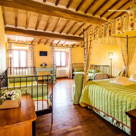 Castello Di Titignano בית חווה