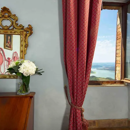 Castello Di Titignano בית חווה אורביאטו